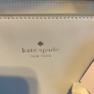 NWT- Kate Spade schuyler medium tote. Will be shipped in original packaging